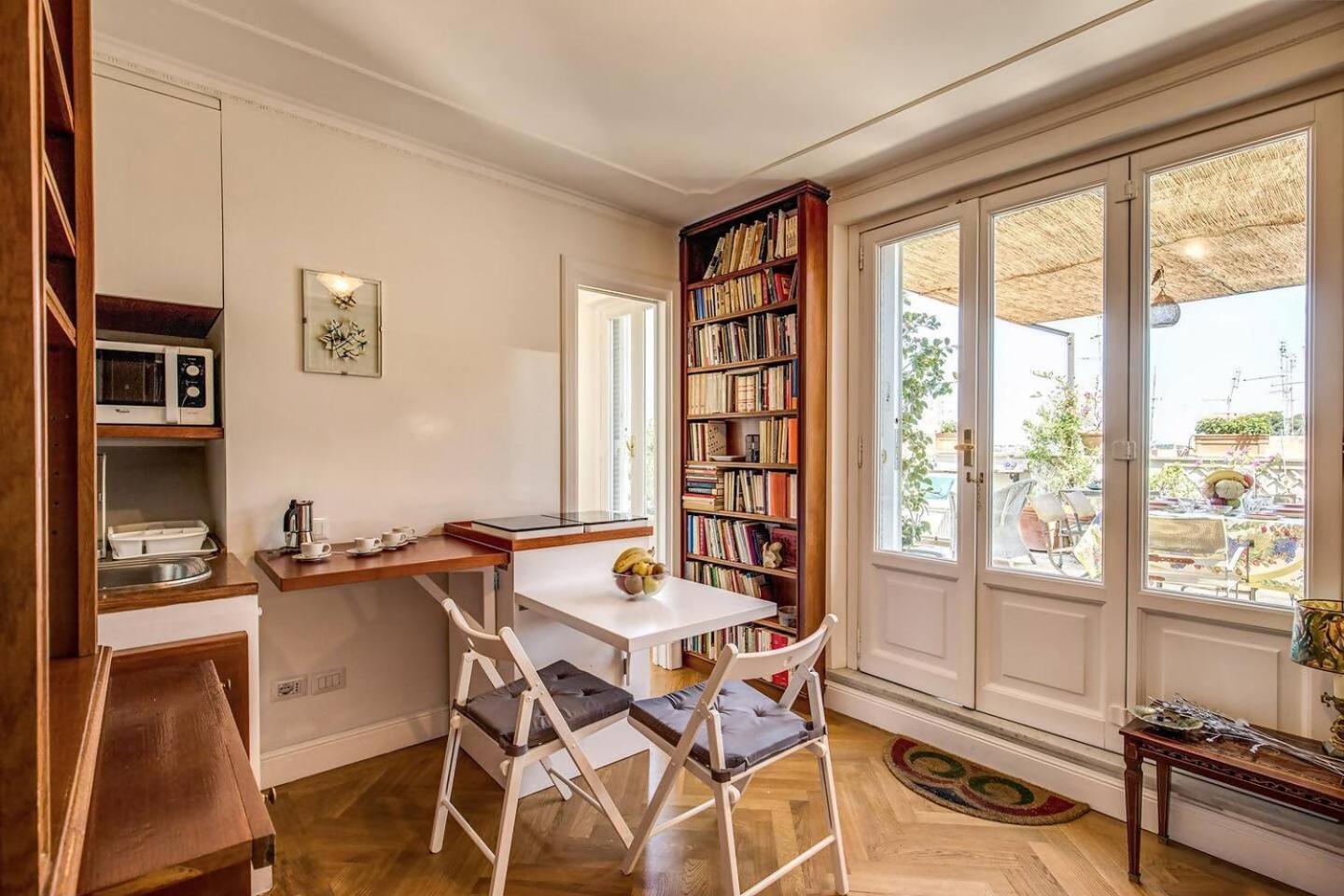 Appartamento Attic With Terrace Overlooking St Peters Basilica Roma