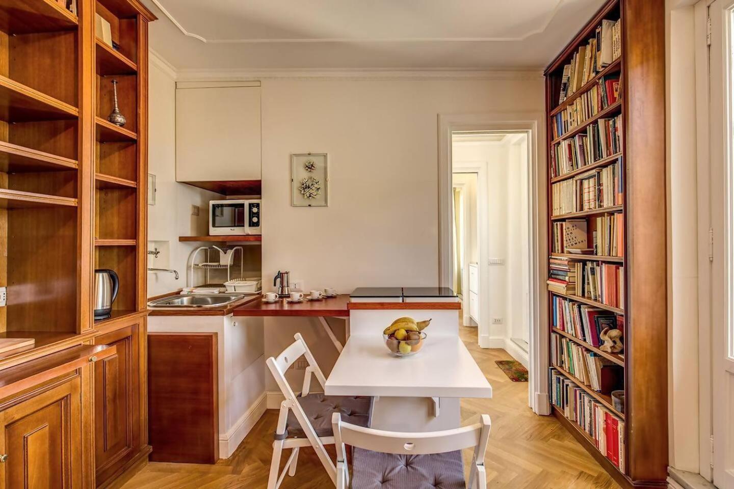 Attic With Terrace Overlooking St Peters Basilica Appartamento Roma